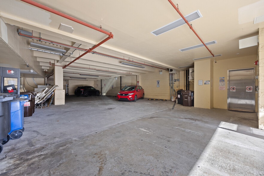 More Photos Of 7543 Parsons Blvd, Flushing Storefront Retail Office For Sale