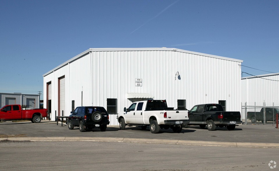 More Photos Of 1731 S San Marcos, San Antonio Unknown For Lease