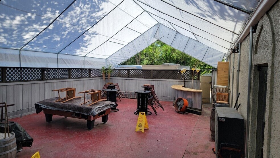 More Photos Of 8556 Park Blvd, Seminole Sports And Entertainment For Sale