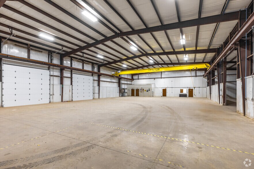 More Photos Of 10712 W County Road 77, Midland Service For Lease