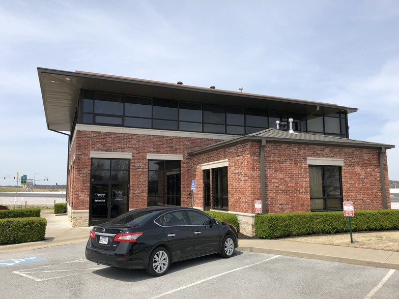 More Photos Of 2961 N Point Cir, Fayetteville Office For Lease