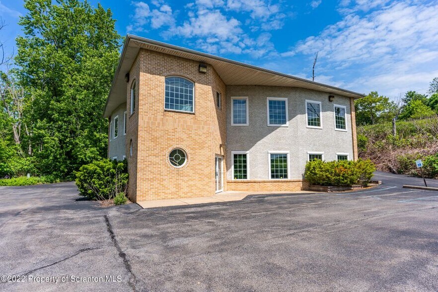 More Photos Of 105 Layton Rd, Clarks Summit Medical For Lease