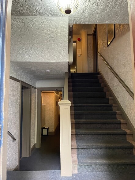 More Photos Of 2051 NW Lovejoy St, Portland Apartments For Sale