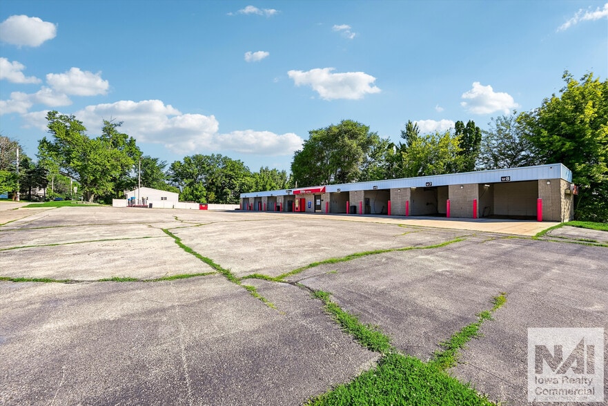 More Photos Of 665 Keyes Ct, Marion Carwash For Sale