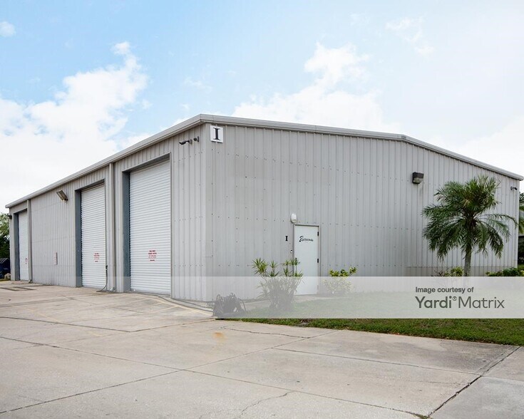 More Photos Of 8100 Park Blvd N, Pinellas Park Storefront For Lease
