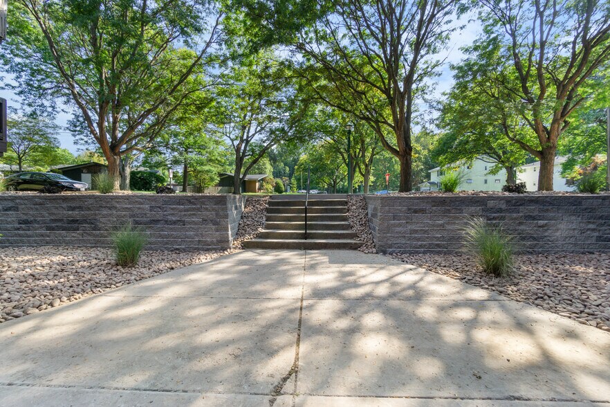 More Photos Of 101 Waldorf Pky, Syracuse Multifamily For Sale