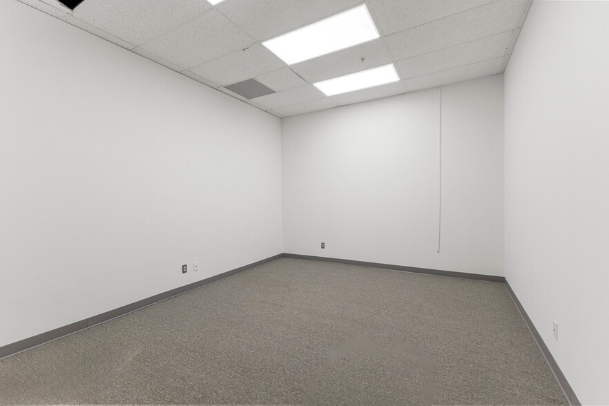 More Photos Of 35425 W Michigan Ave, Wayne General Retail For Lease