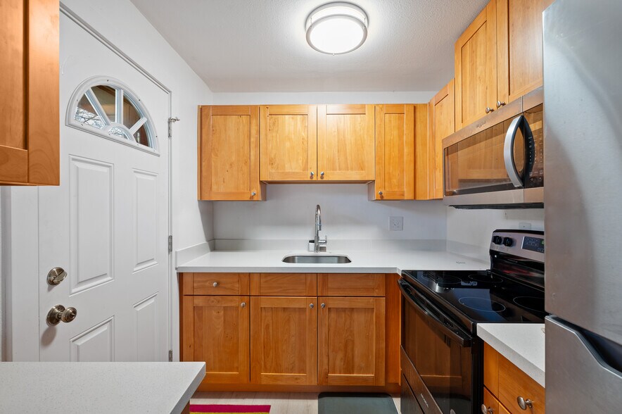 More Photos Of 1014 SW 154th St, Burien Apartments For Sale