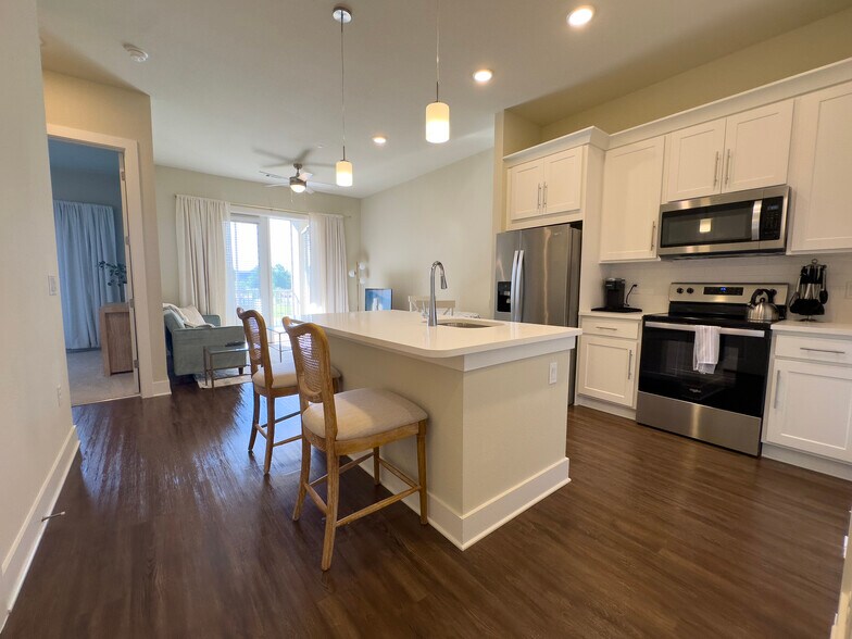 More Photos Of 2200 Carl D Silver Pky, Fredericksburg Apartments For Lease