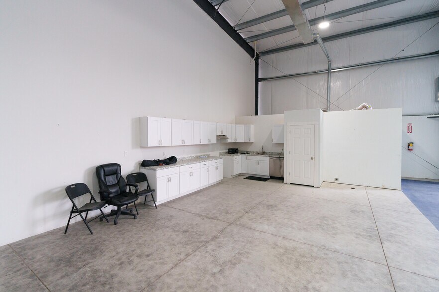 More Photos Of 2441 S 1560 W, Woods Cross Manufacturing For Lease