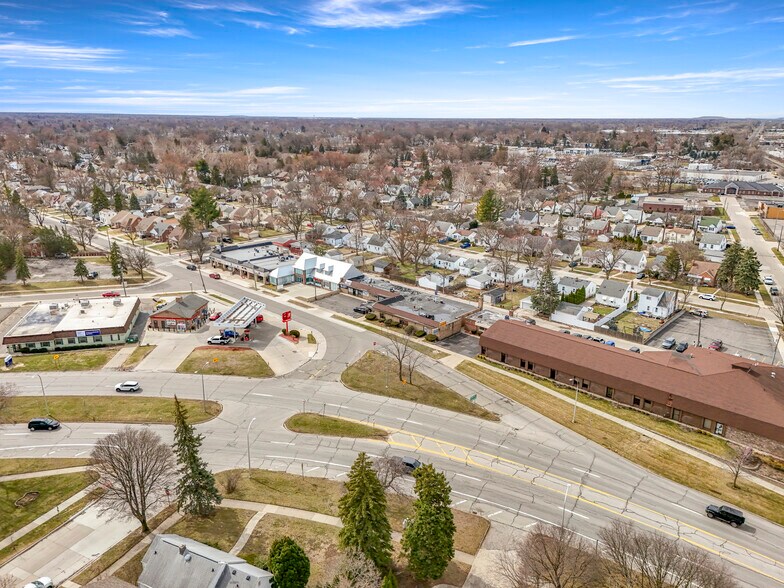 More Photos Of 1800 Grindley Park St, Dearborn Office For Lease