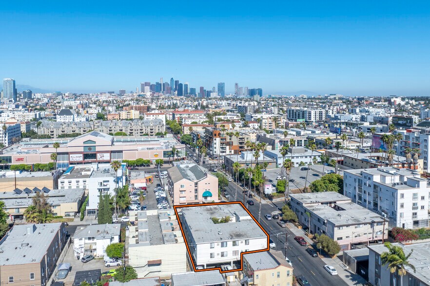 More Photos Of 3555 San Marino St, Los Angeles Apartments For Sale