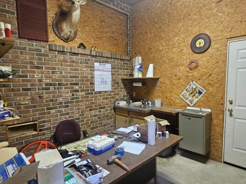 More Photos Of 301 Ramblin Rd, West Columbia Office For Sale