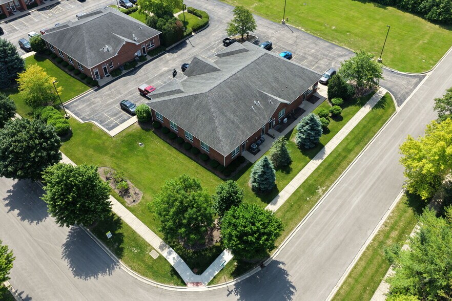 More Photos Of 220 Garden St, Yorkville Office For Sale