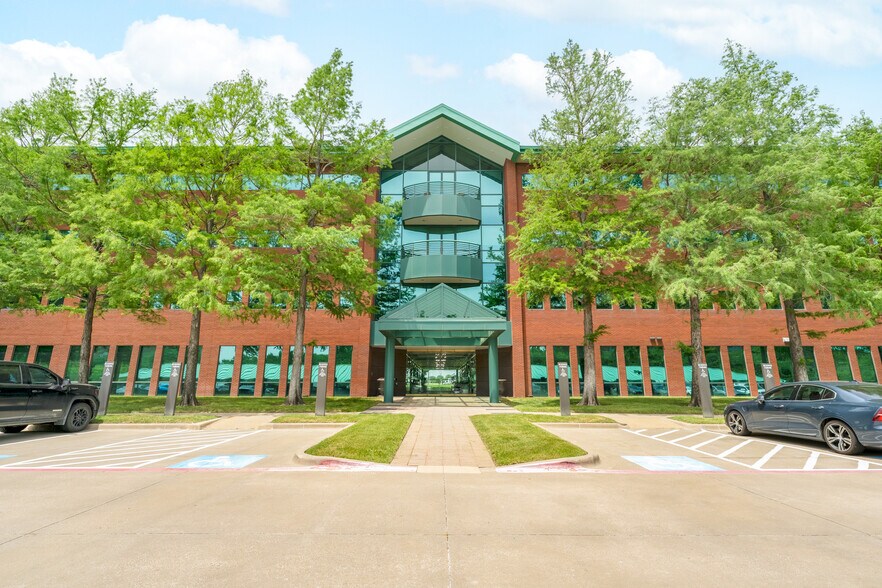 More Photos Of 1750 Valley View Ln, Farmers Branch Office For Lease