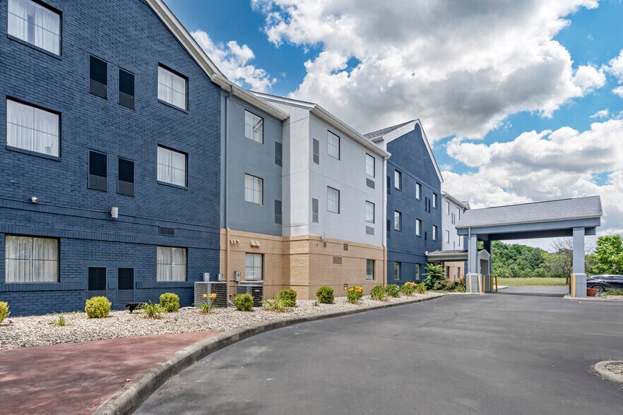 More Photos Of 1899 Winderly Ln, Pickerington Hotel For Sale