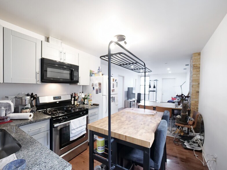 More Photos Of 2312 W 21st St, Chicago Apartments For Sale