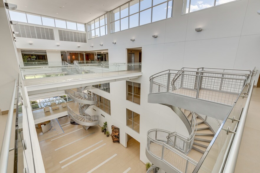 More Photos Of 130 E John Carpenter Fwy, Irving Office For Sale