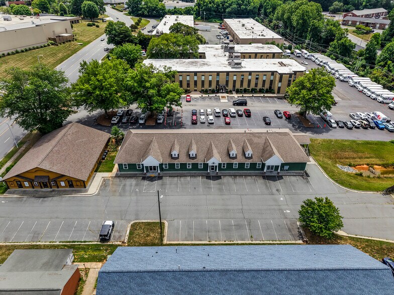 More Photos Of 8017 N Point Blvd, Winston-Salem Industrial For Lease
