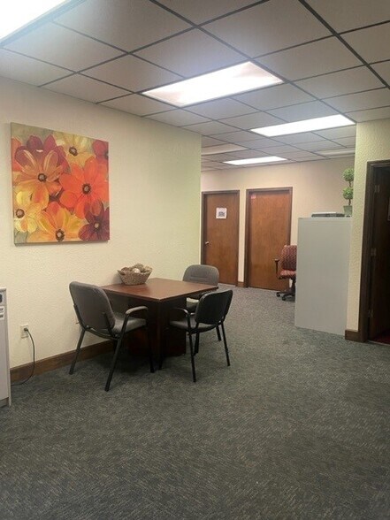 More Photos Of 1815 Crystal Lake Dr, Lakeland Office For Sale
