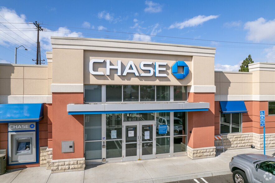 More Photos Of 9025 Garfield Ave, Fountain Valley Bank For Lease