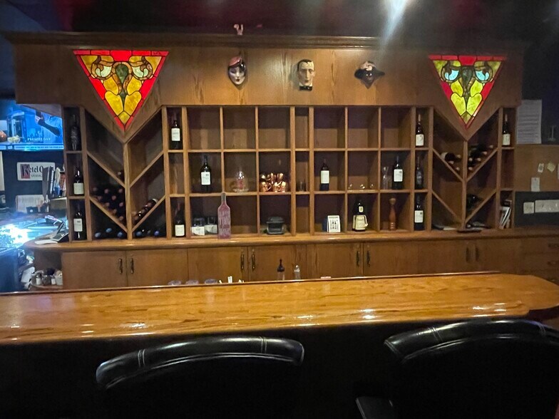 More Photos Of 1001 30th Ave S, Moorhead Restaurant For Sale