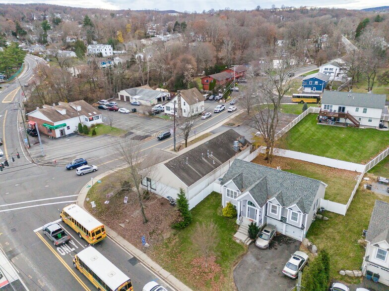 More Photos Of 2 Suffern Ln, Garnerville General Retail For Lease