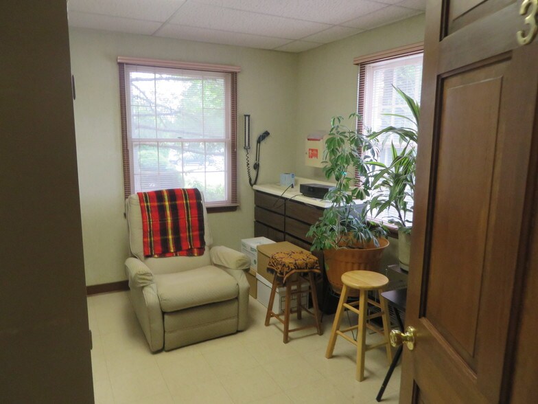 More Photos Of 1130 US Highway 202 S, Raritan Medical For Sale