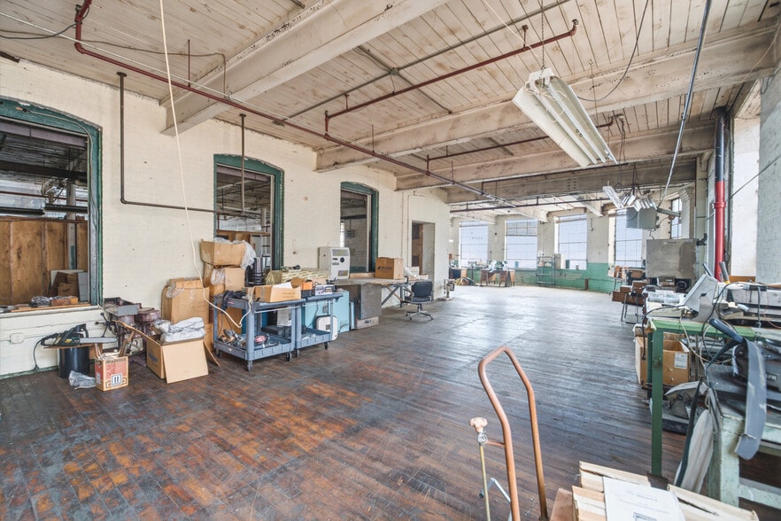 More Photos Of 59 Foundry St, Central Falls Manufacturing For Sale