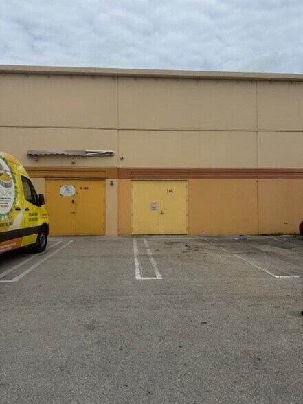 More Photos Of 12601 NW 115th Ave, Medley Warehouse For Lease