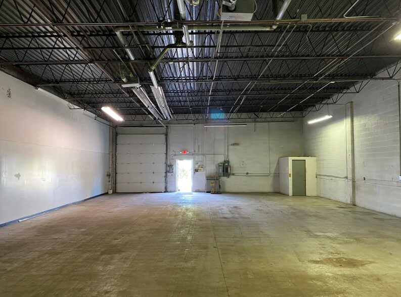 More Photos Of 6210-6242 Product Dr, Sterling Heights Warehouse For Lease