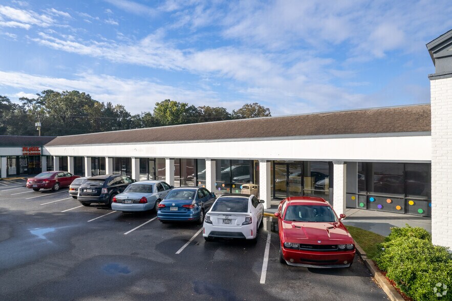 More Photos Of 2551 E Pinetree Blvd, Thomasville Unknown For Lease
