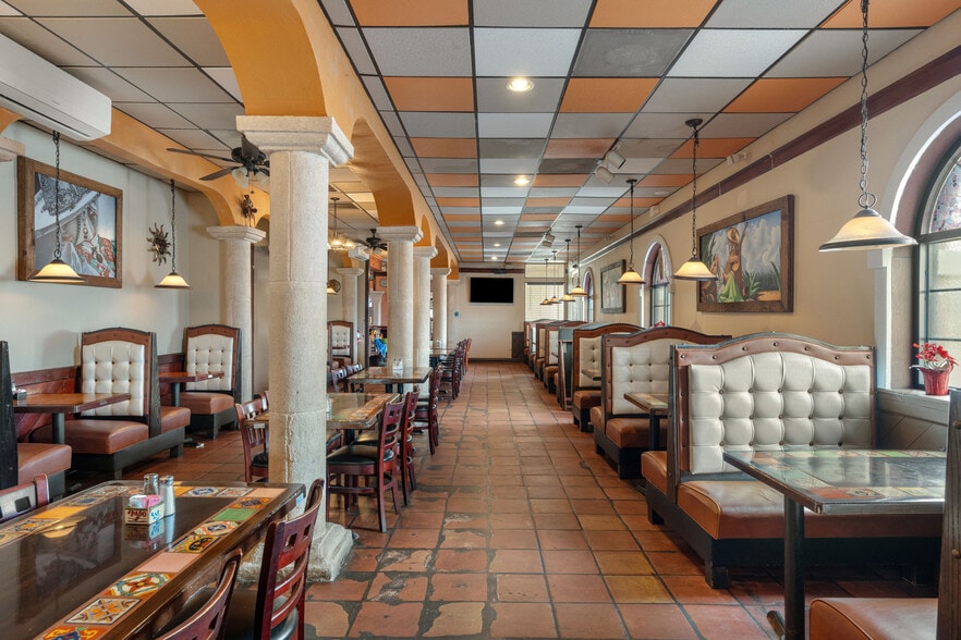 More Photos Of 480 Mary Esther Blvd NW, Fort Walton Beach Restaurant For Lease