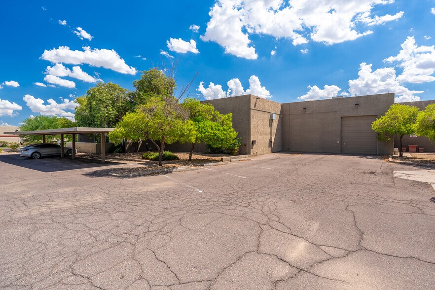More Photos Of 1005 W Geneva Dr, Tempe Industrial For Lease