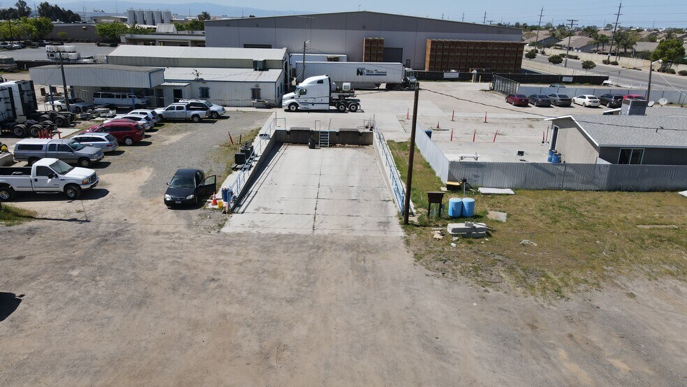 More Photos Of 1112 E Service Rd, Ceres Warehouse For Lease
