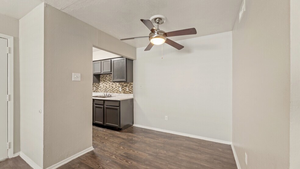 More Photos Of 834 Timberlake Dr, Arlington Apartments For Sale