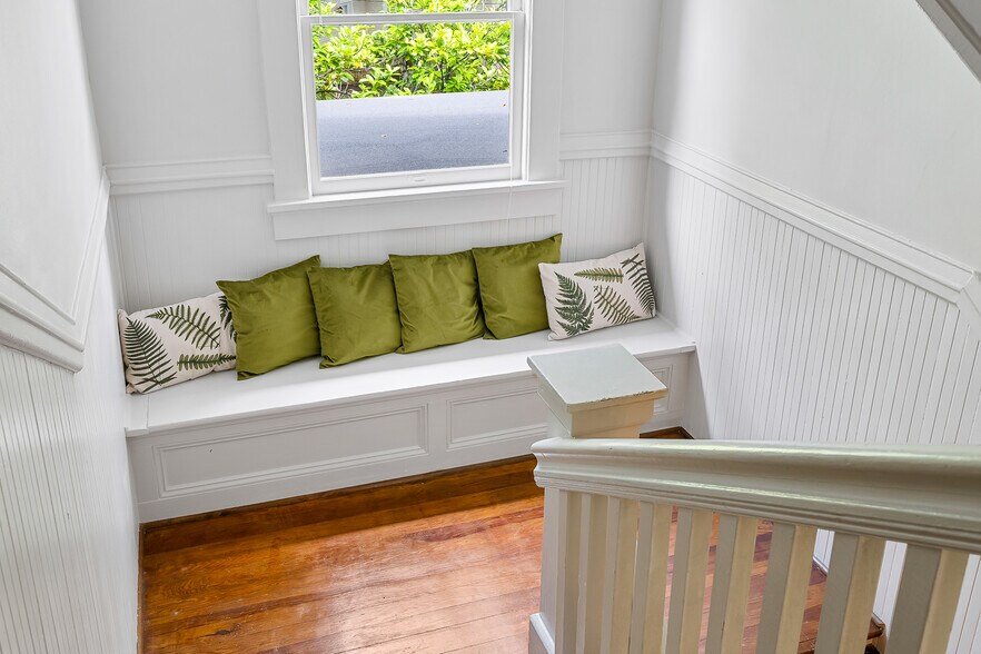 More Photos Of 207 Westminster Hwy, Westminster Specialty For Sale