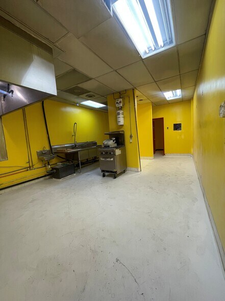 More Photos Of 1033-1043 E Avenue J, Lancaster Restaurant For Lease