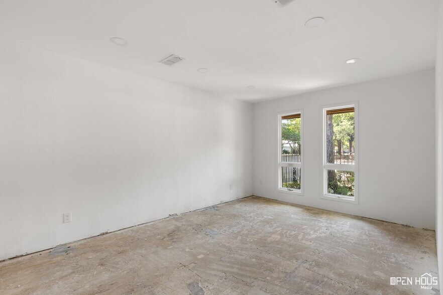 More Photos Of 1317 East St, Graham Medical For Sale
