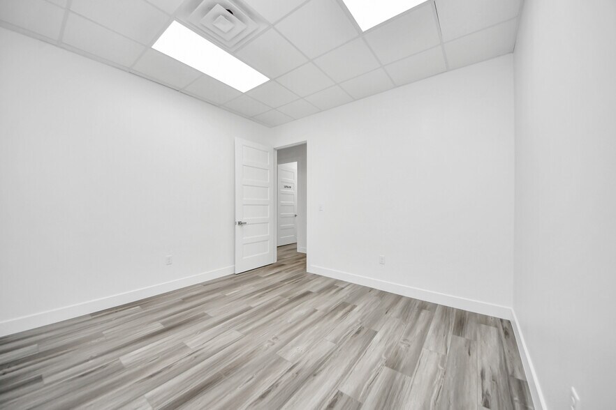 More Photos Of 4807 Sugar Grove Blvd, Stafford Medical For Lease