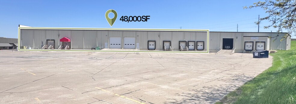More Photos Of 8930 S 137th Cir, Omaha Warehouse For Lease