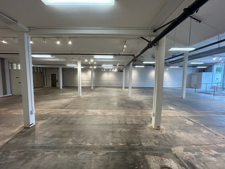 More Photos Of 25 43rd Ave, San Mateo Storefront For Lease