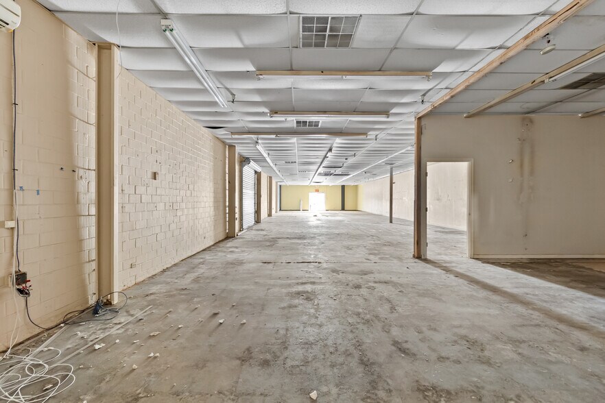 More Photos Of 1908 Hialeah Dr, Seabrook Storefront Retail Office For Sale