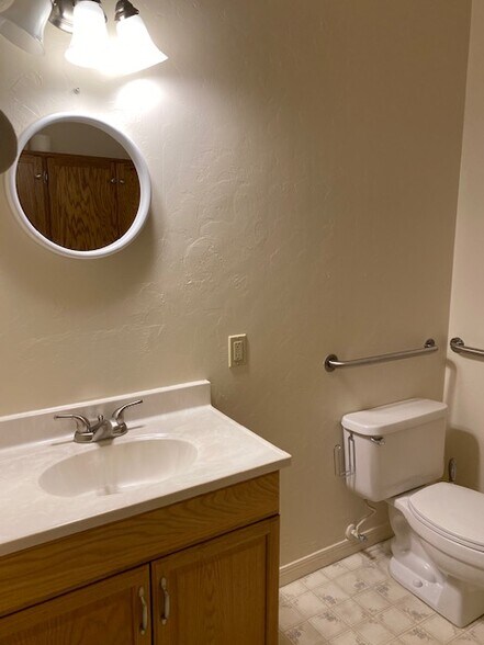More Photos Of 634 Schemmer Dr, Prescott General Retail For Lease