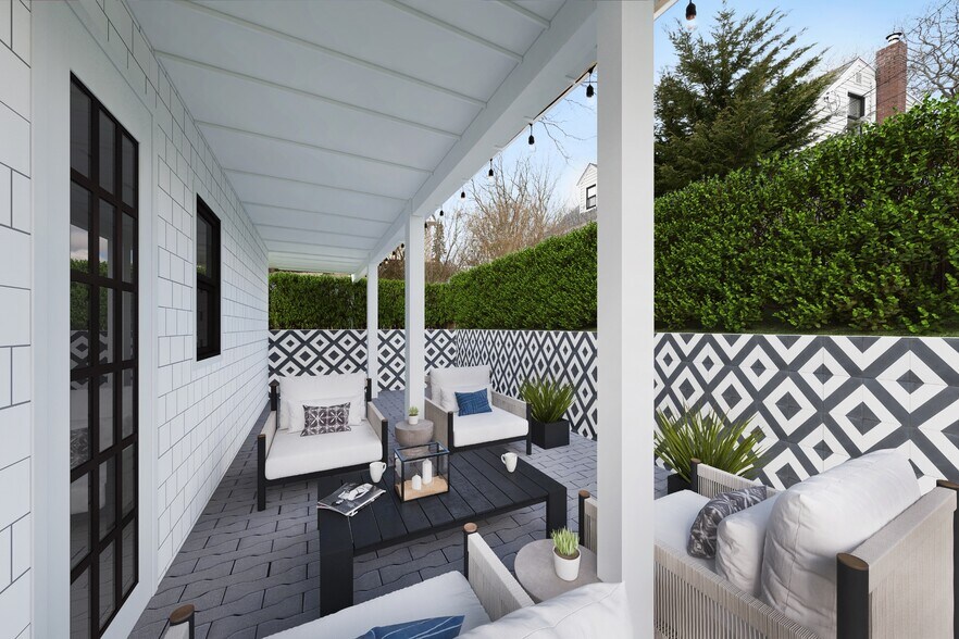 More Photos Of 87 North Rd, Hampton Bays Storefront Retail Residential For Lease