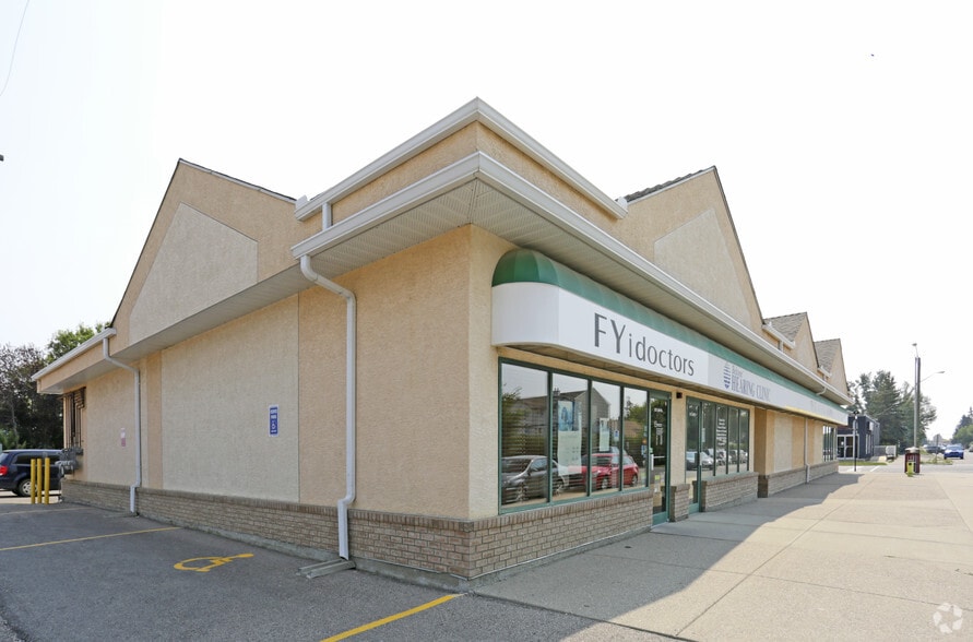 More Photos Of 232-244 3rd Ave, Strathmore Storefront For Sale