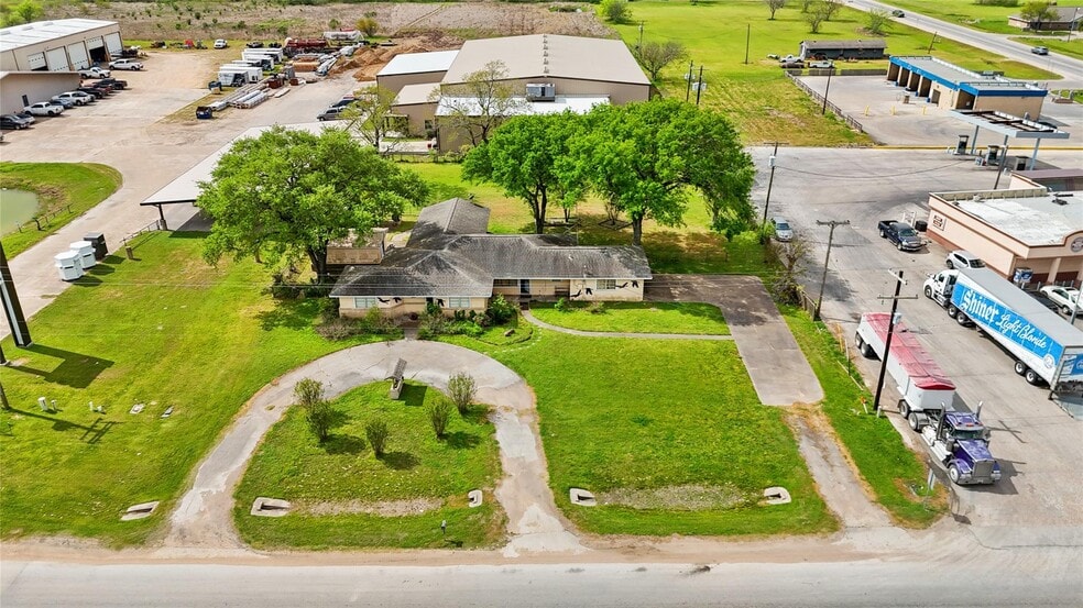 Primary Photo Of 1605 E Main St, Eagle Lake Specialty For Sale