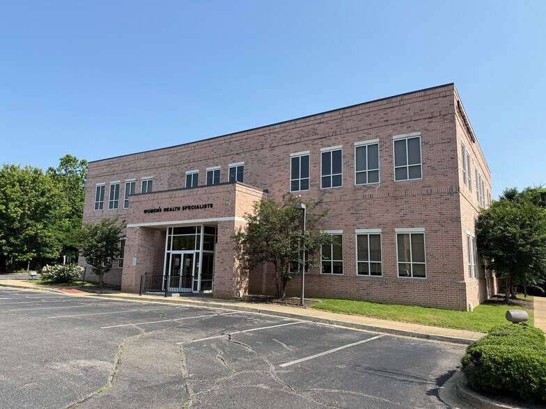 More Photos Of 7800 Wolf Trail Cv, Germantown Medical For Lease