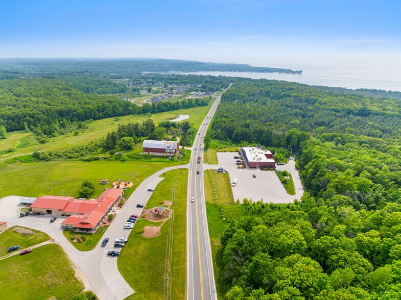 More Photos Of 8103 WI-42 Hwy, Egg Harbor General Retail For Sale