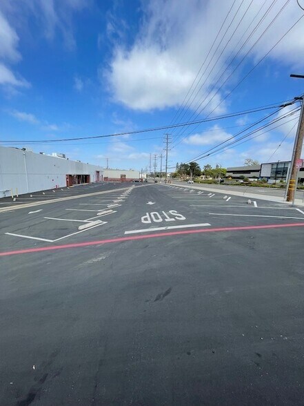 More Photos Of 1917-1921 E Mariposa Ave, El Segundo Warehouse For Lease